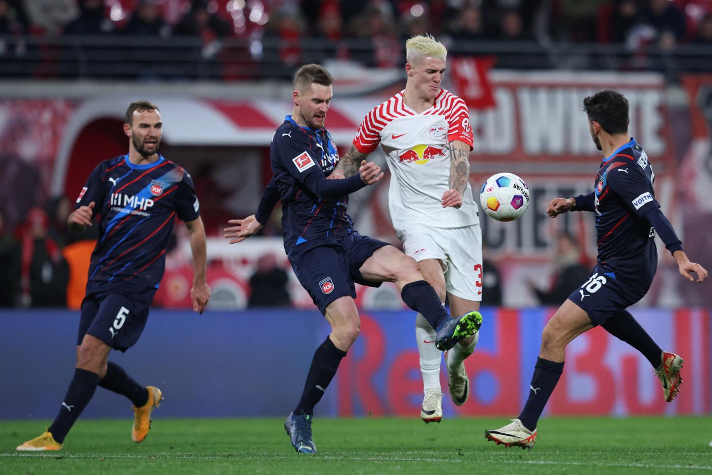 Nhận định bóng đá Leipzig vs Heidenheim 21h30 ngày 2/12 (Bundesliga 2023/24)